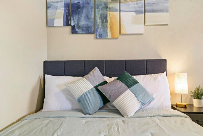 Building Photo - 5009 Columbia Ave