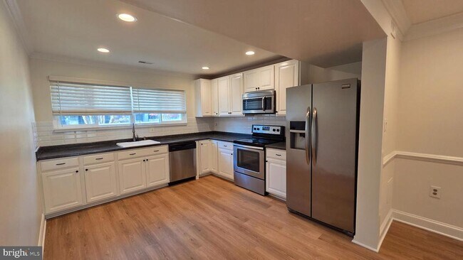 Building Photo - 15277 Lodge Terrace