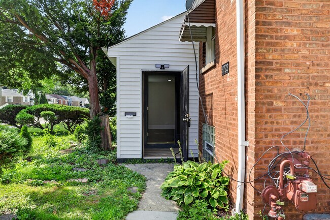 Building Photo - 9722 S Merrion Ave