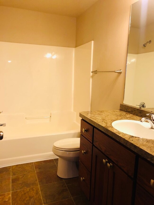Building Photo - Townhome - Stonebridge Farms