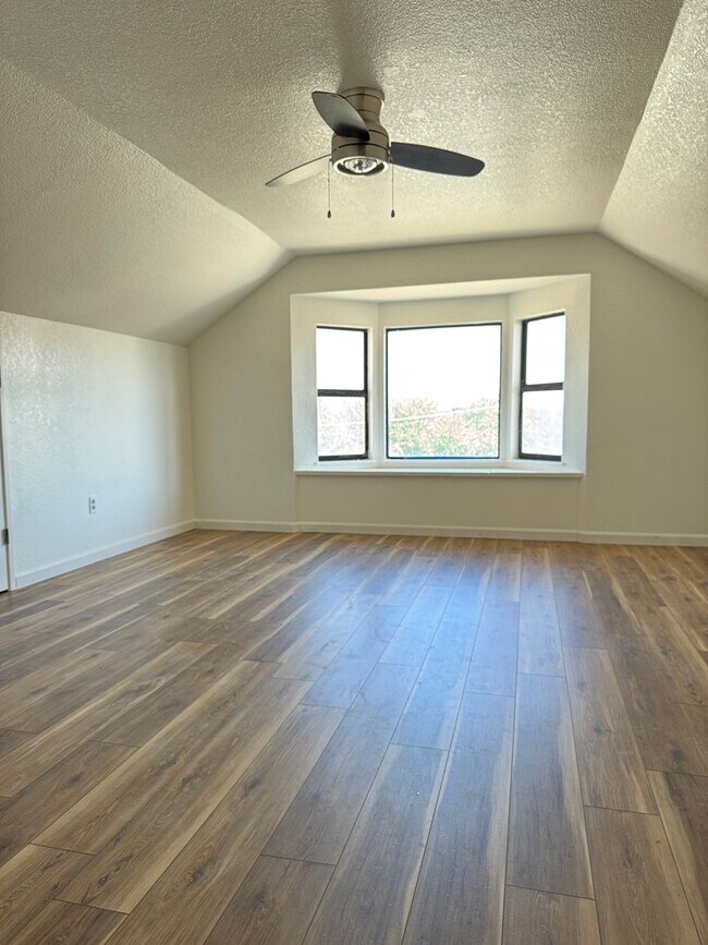 Building Photo - 14944 Badger Flat Rd