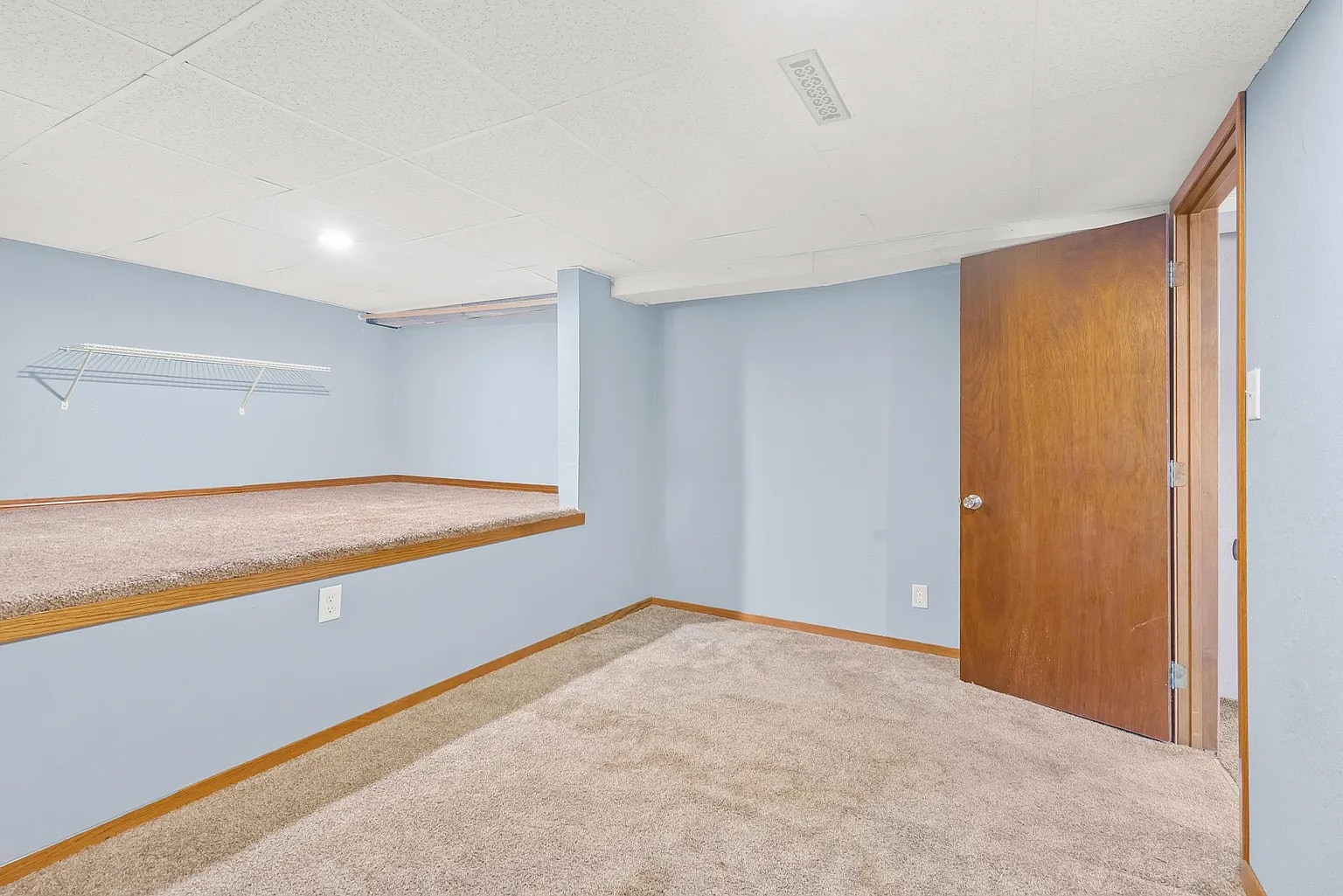 Building Photo - 1520 W 9th St