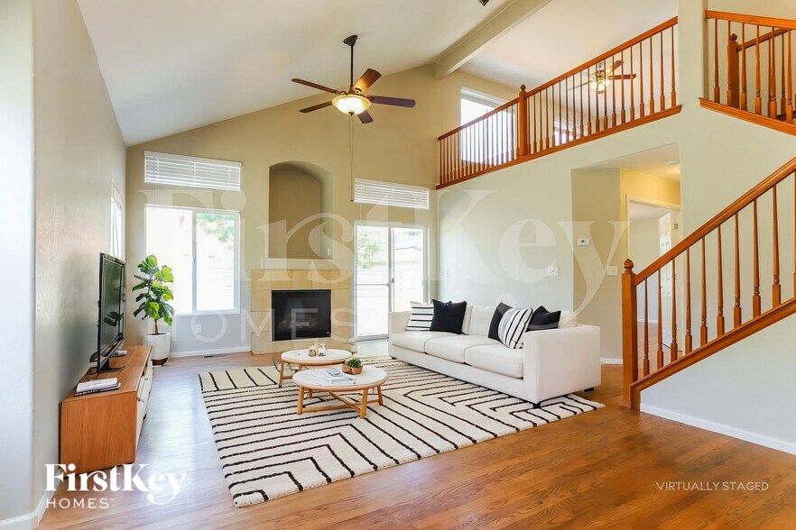 Building Photo - 15857 E 107th Way