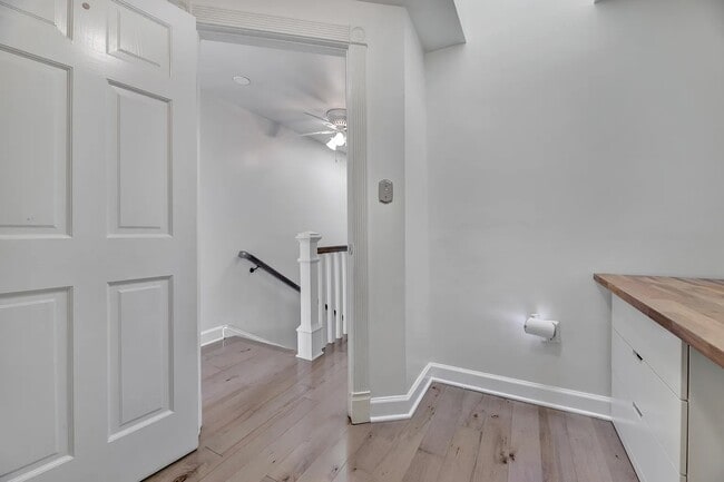 Building Photo - 639 20th St NE