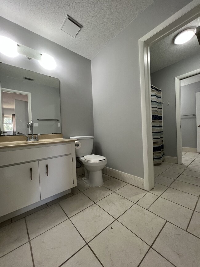 Building Photo - **Affordable Rental home in Silver Springs...