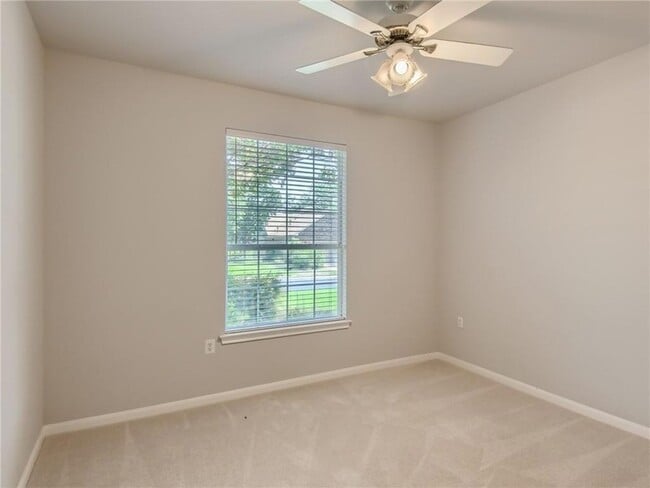 Building Photo - 131 Enchanted Dr