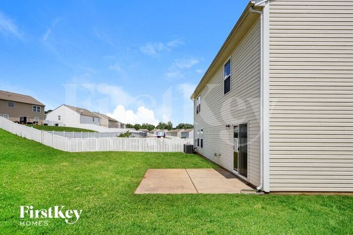 Building Photo - 933 Silverberry St