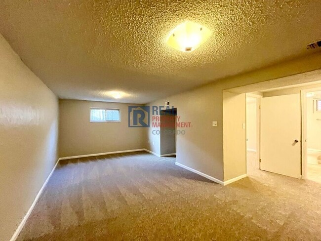 Building Photo - 7074 S Willow St