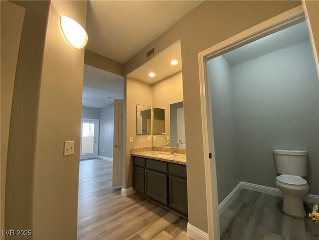 Building Photo - 10011 Crimson Palisades Pl