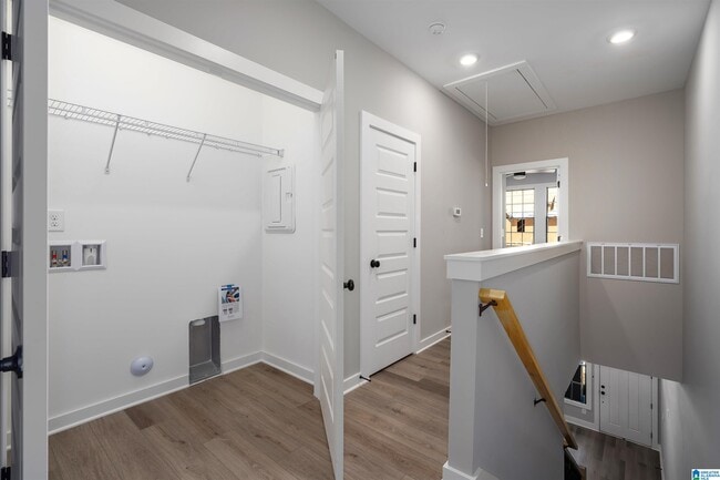 Building Photo - 1105 Windsor Sq