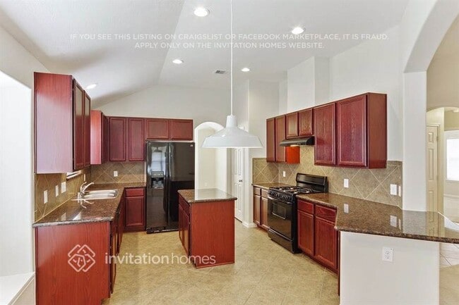 Building Photo - 33 Mira Loma Dr