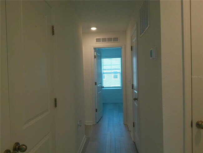 Building Photo - 947 Grandin St