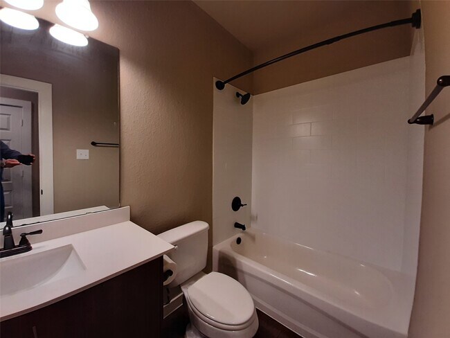 Building Photo - 9741 Grosbeak Ln