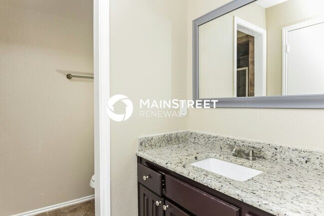 Building Photo - 3 Bedroom Pet-Friendly Home in Fort Worth, TX with Main Street Renewal