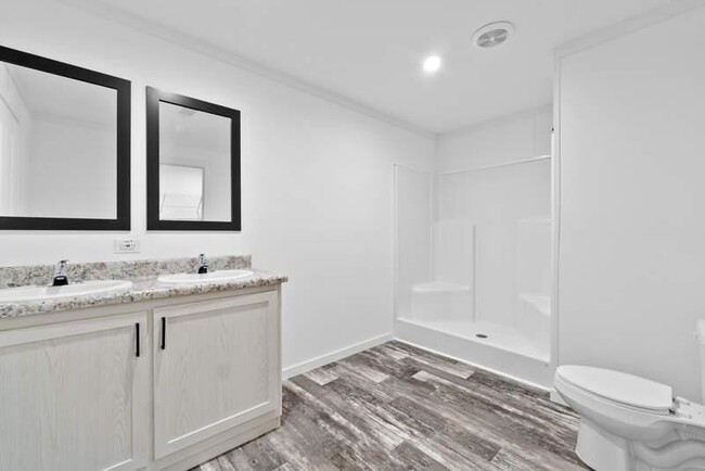 Building Photo - 6681 Hidden Oaks Dr