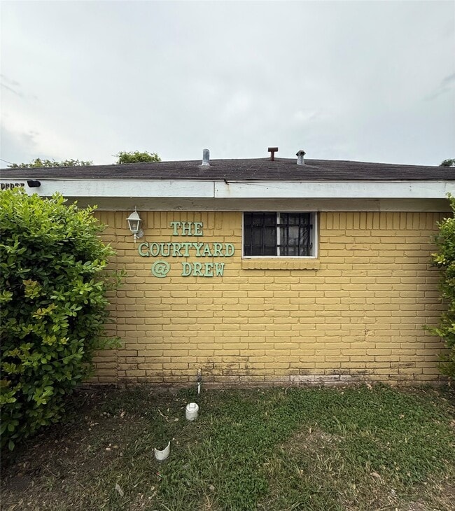 Primary Photo - 3411 Drew St