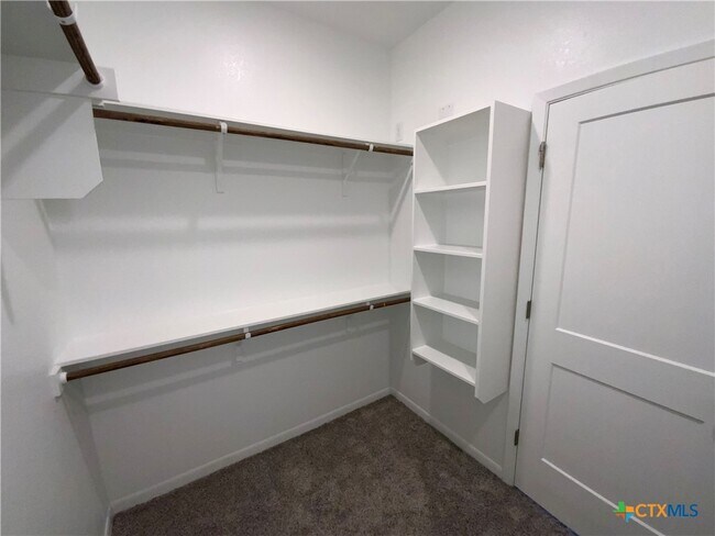 Building Photo - 2829 Valdez Dr