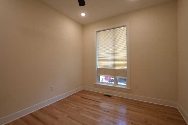 Building Photo - 915 N 19th St