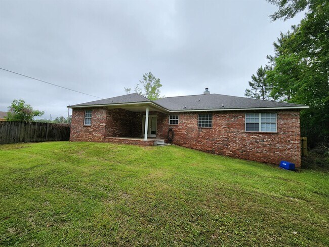 Building Photo - 8193 Redstone Dr