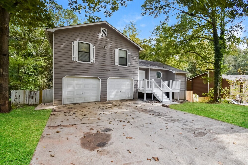 Building Photo - 4173 Woodcrest Dr