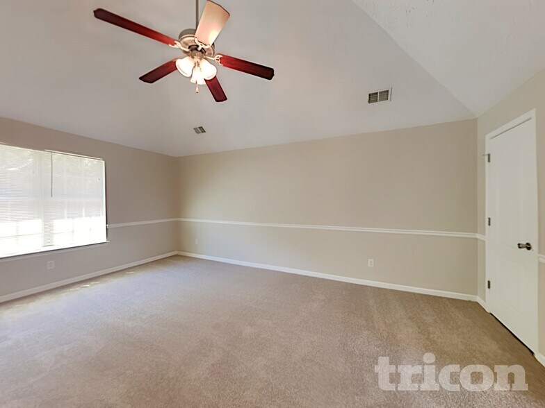Building Photo - 6469 Snowden Dr