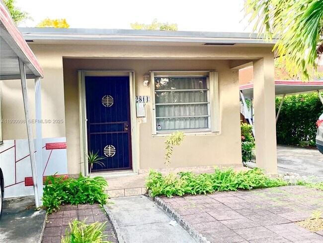 Building Photo - 2814 SW 7th St