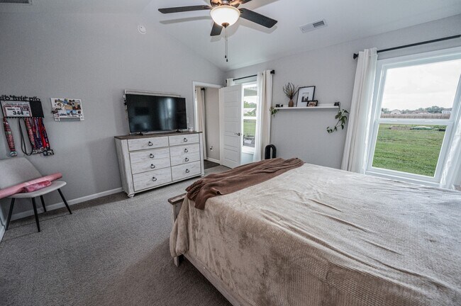 Building Photo - 202 Grist Mill Dr