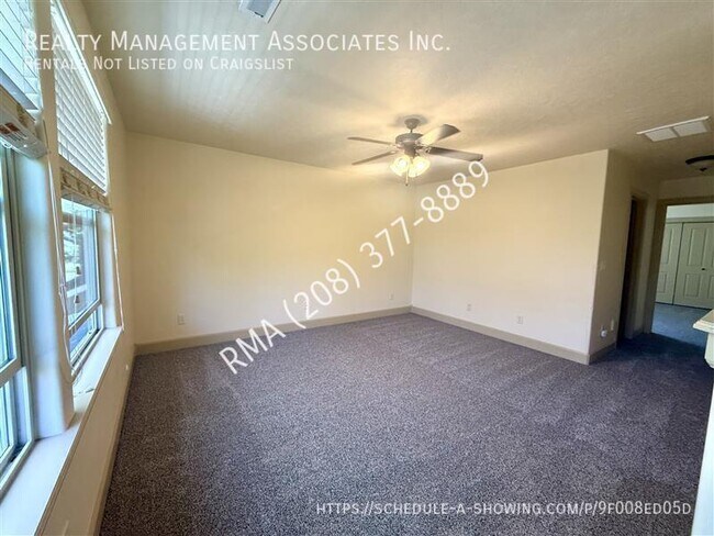 Building Photo - 2516 E Satterfield St