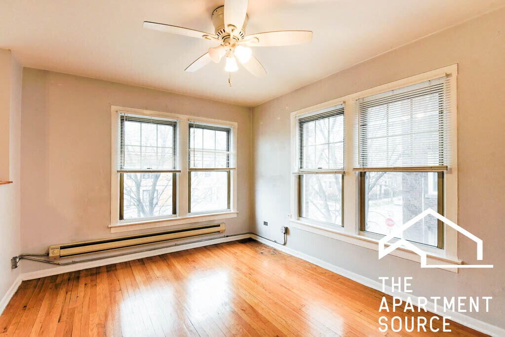 Building Photo - 3271 W Wrightwood Ave