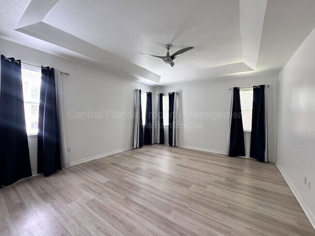 Building Photo - 11860 Thatcher Ave