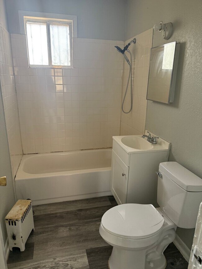 Building Photo - 3003 Venus St