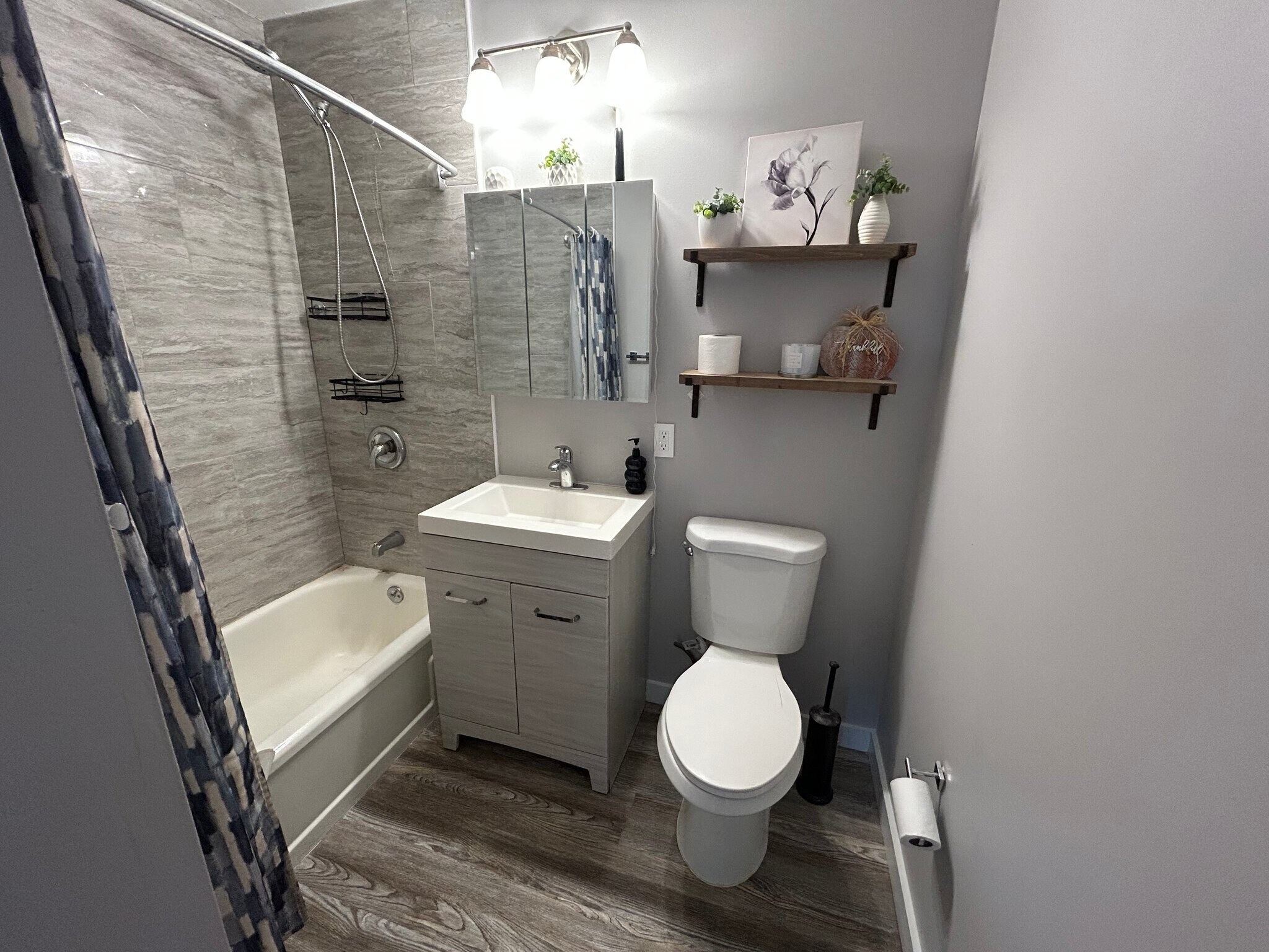 Building Photo - 6002 Randy Rd