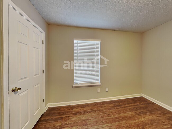 Building Photo - 4607 Noah Overlook E