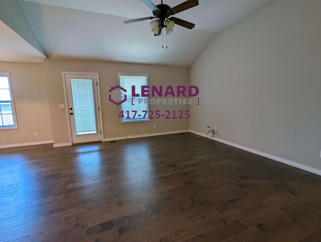 Building Photo - Beautiful 3 Bedroom House!