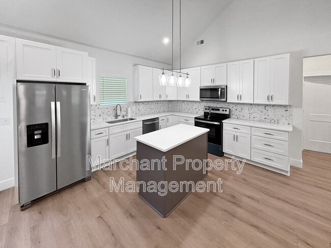 Building Photo - 7 20th St
