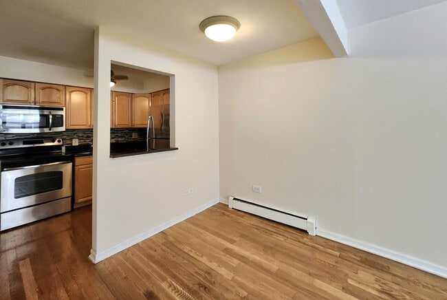 Building Photo - 246 S Marion St