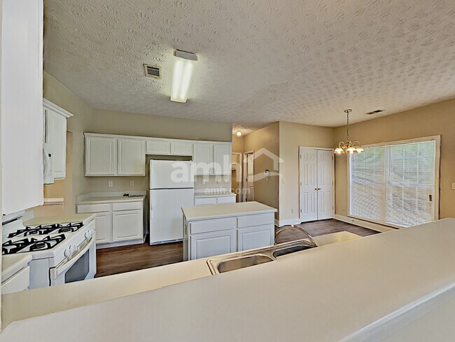 Building Photo - 2257 Caneridge Trail SW