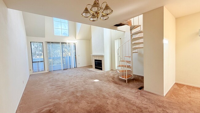 Building Photo - 15 Invincible Ct