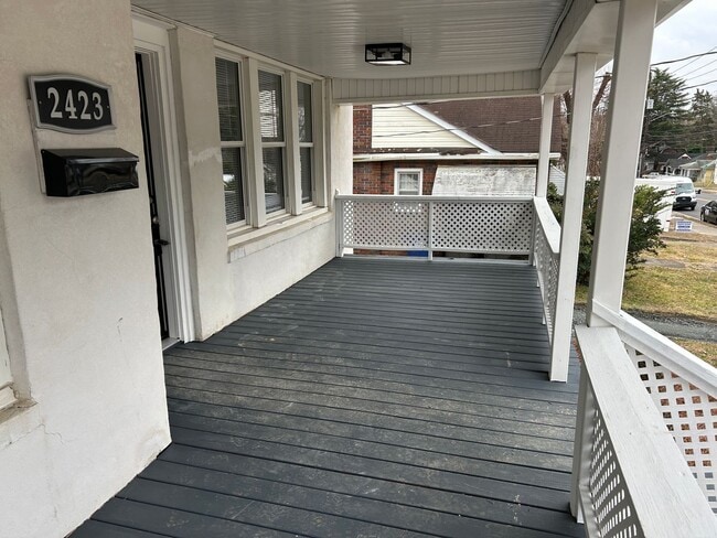 Building Photo - 2423 N Patterson Ave