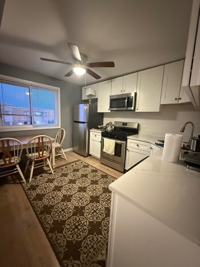 Building Photo - 1498 E Ports O Call Dr