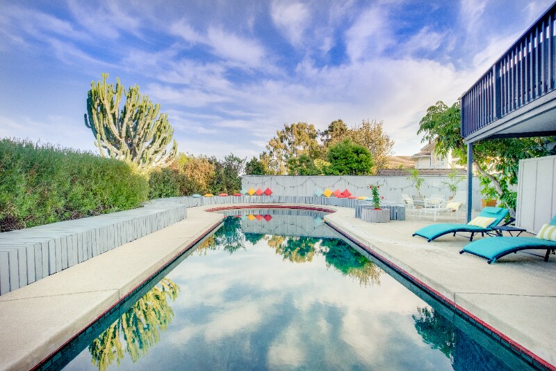 Building Photo - 8143 La Jolla Scenic Dr N