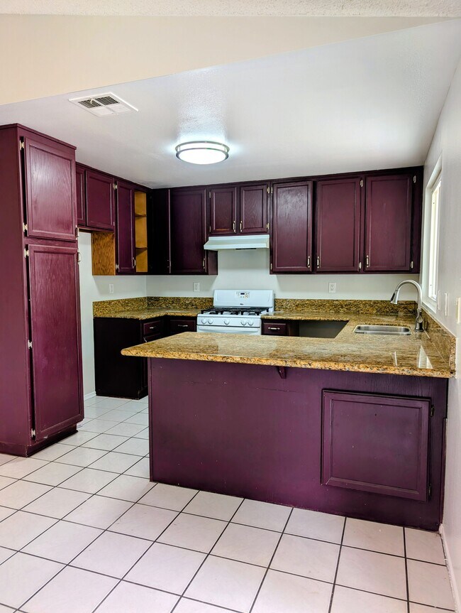 Building Photo - 2524 Plaza Serena Dr