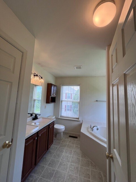 Building Photo - 7021 Hunt Dr