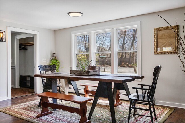 Building Photo - 33 Exeter Rd