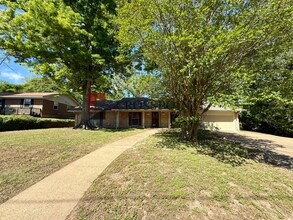 Building Photo - Wonderful updated home near UT Tyler, Available!
