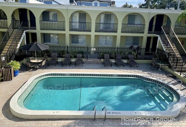 Building Photo - 3206 W Azeele St