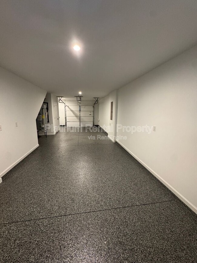 Building Photo - 137 Pacer Pl