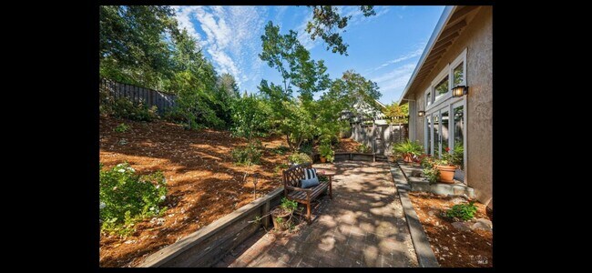 Building Photo - 52 Woodleaf Ct