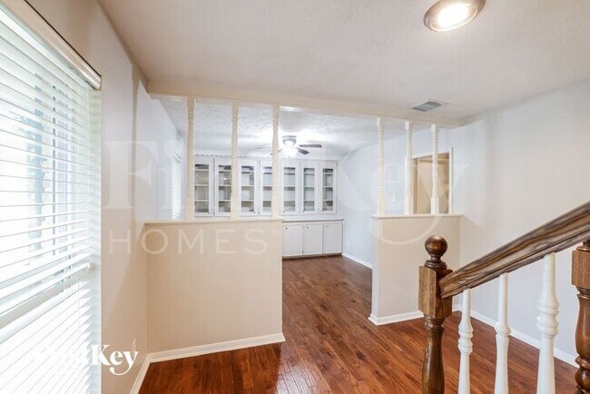 Building Photo - 25603 Pecan Valley Cir