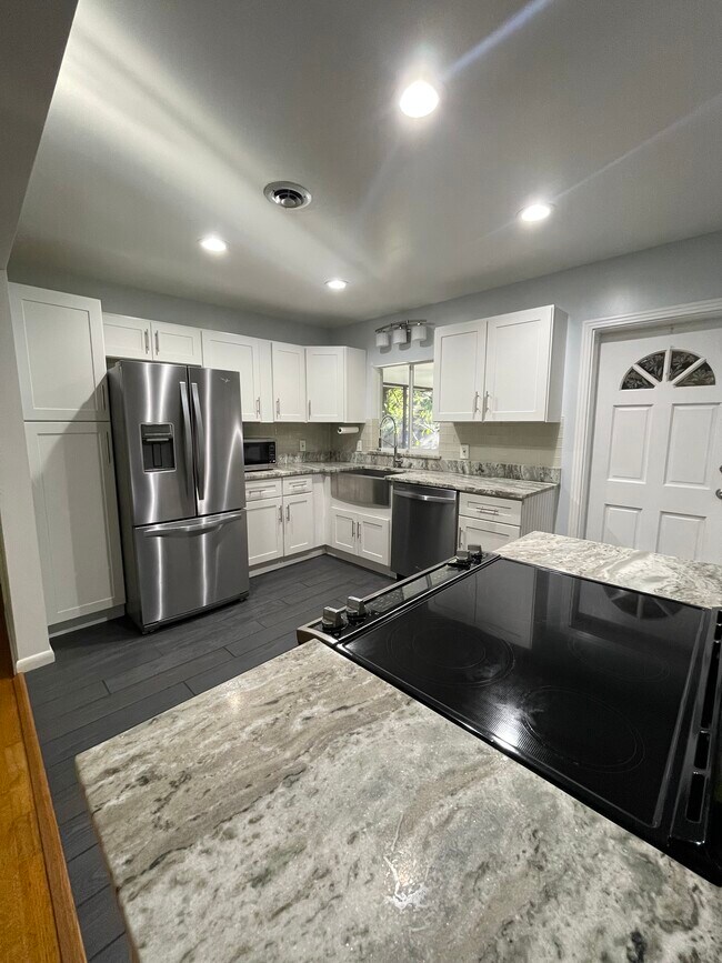 Building Photo - 386 Croton Dr